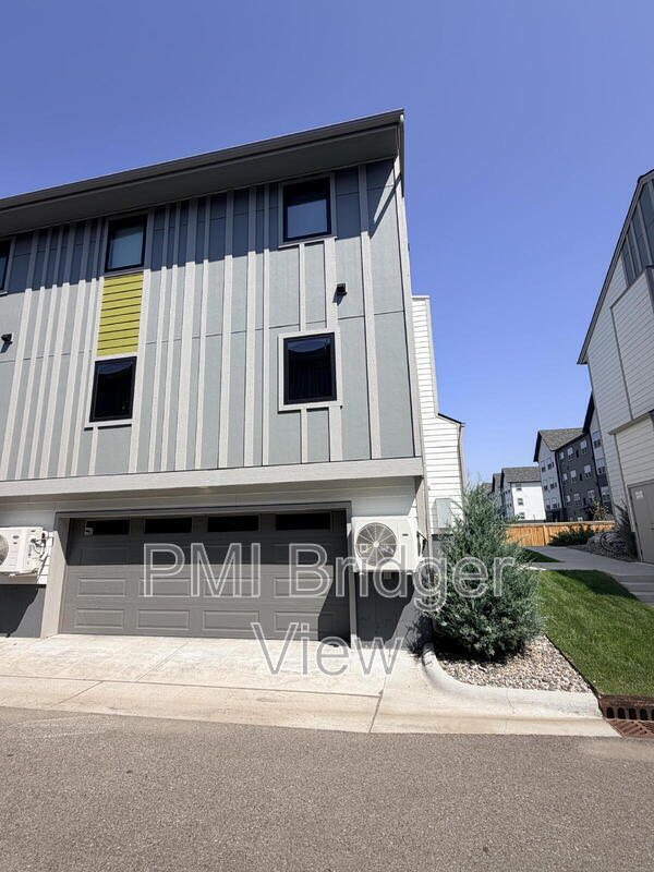 Building Photo - 315 W Peach St