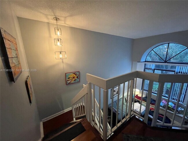 Building Photo - 15525 N Miami Lakeway