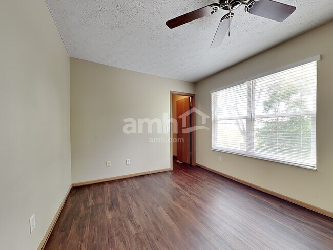 Building Photo - 1302 Shannon Ln