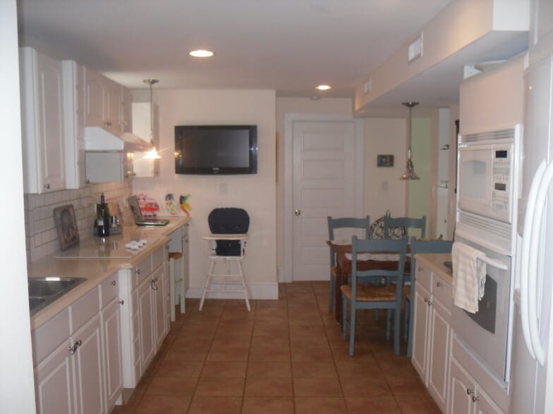 Building Photo - 2409 N Upton St
