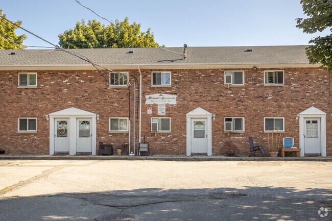 Building Photo - 2800 Davis St