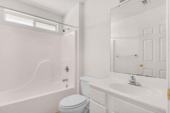 Building Photo - "Charming 3-Bedroom Home in Shalimar!"
