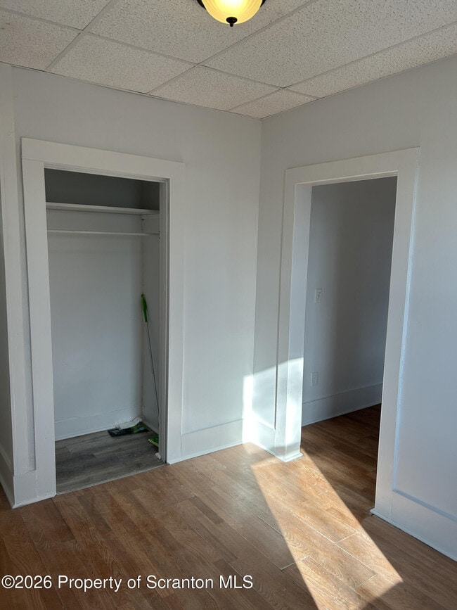 Building Photo - 210 N Bromley Ave