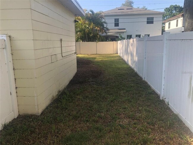 Building Photo - 3606 S Thatcher Ave