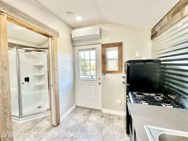 Building Photo - Studio, 1 bath House - 1092 Tanya Lane, Un...