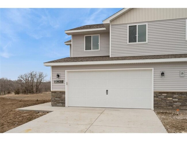 Building Photo - 18061 Walnut Circle