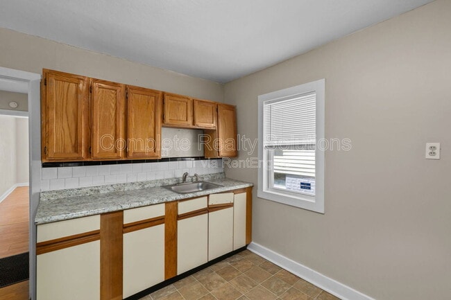 Building Photo - 7157 Garesche Ave