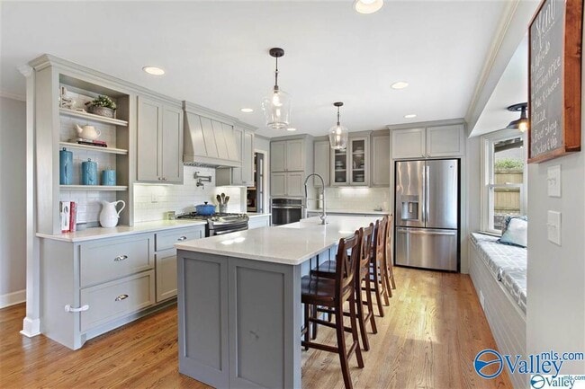 Building Photo - 204 Roy Dr