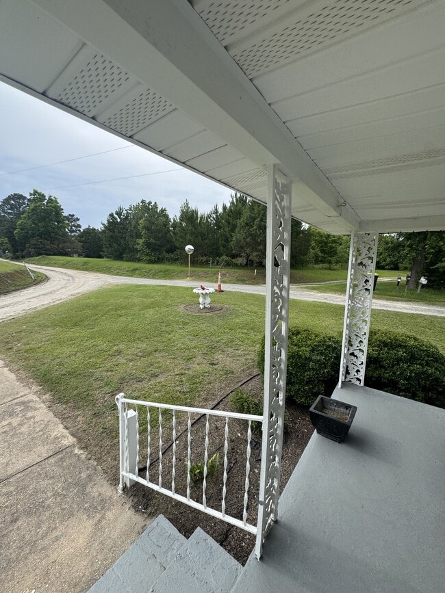 Building Photo - 1495 Eli Bowen Rd