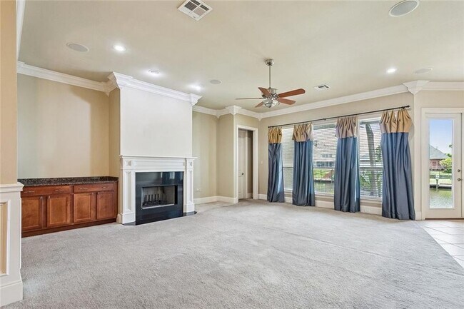 Building Photo - 108 Valiant Ln