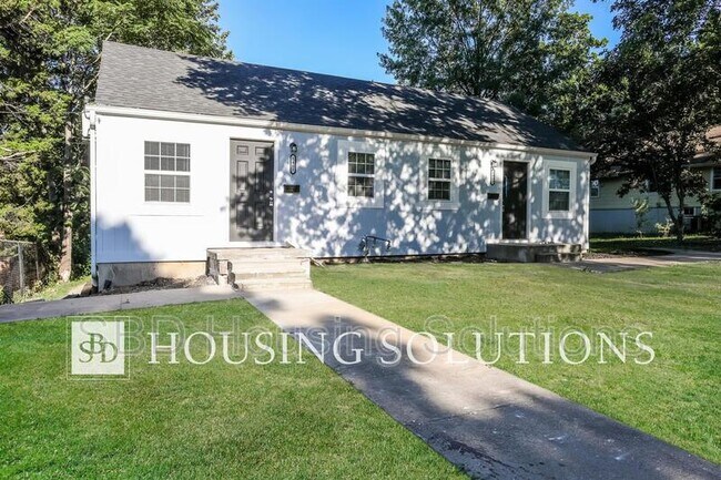 Building Photo - 1401 S Hedges Ave