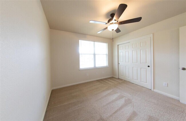Building Photo - 30018 Bumble Bee Dr