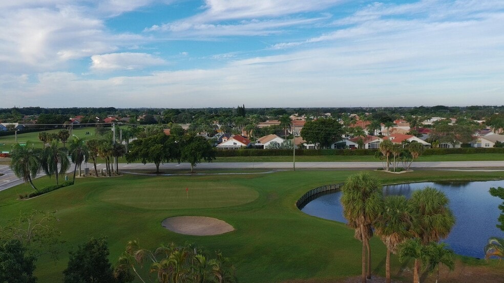 Building Photo - 5885 Northpointe Ln