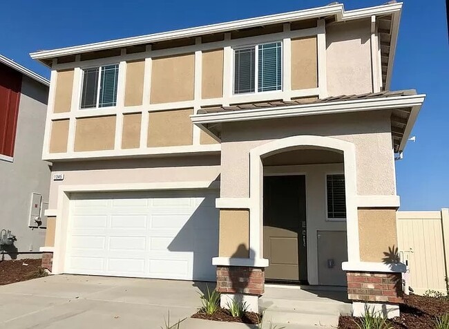 Primary Photo - Beautiful 4 bedroom 2.5 bath home in Natomas!