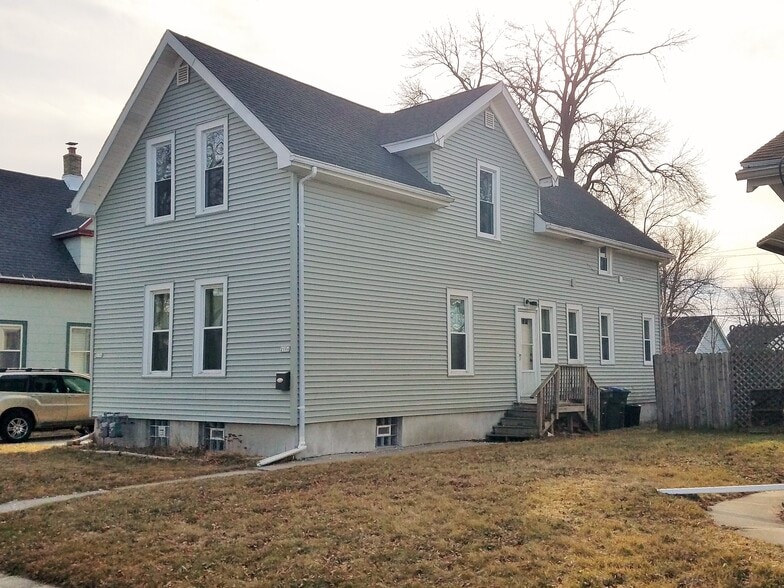 Attractive Exterior - 2106 Folger Ct