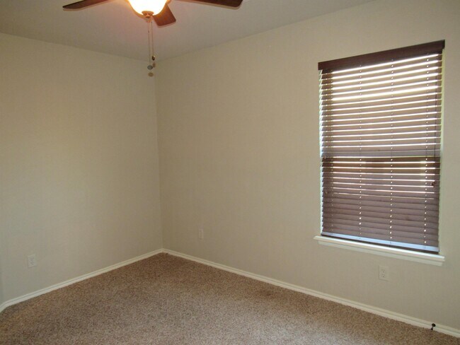 Building Photo - 17516 Black Hawk Dr