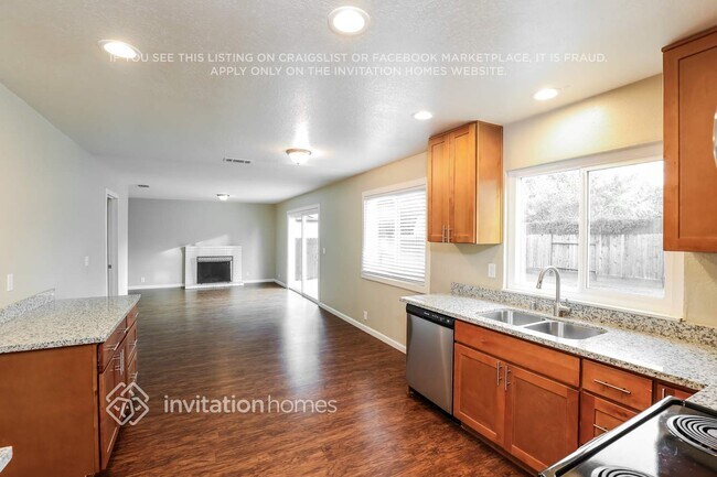 Building Photo - 1870 Woodglen Ln