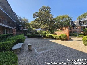 Building Photo - 8401 N New Braunfels Ave