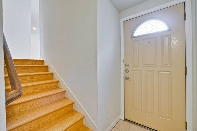 Building Photo - Avaiable Now! Condo Near Cupertino High | ...