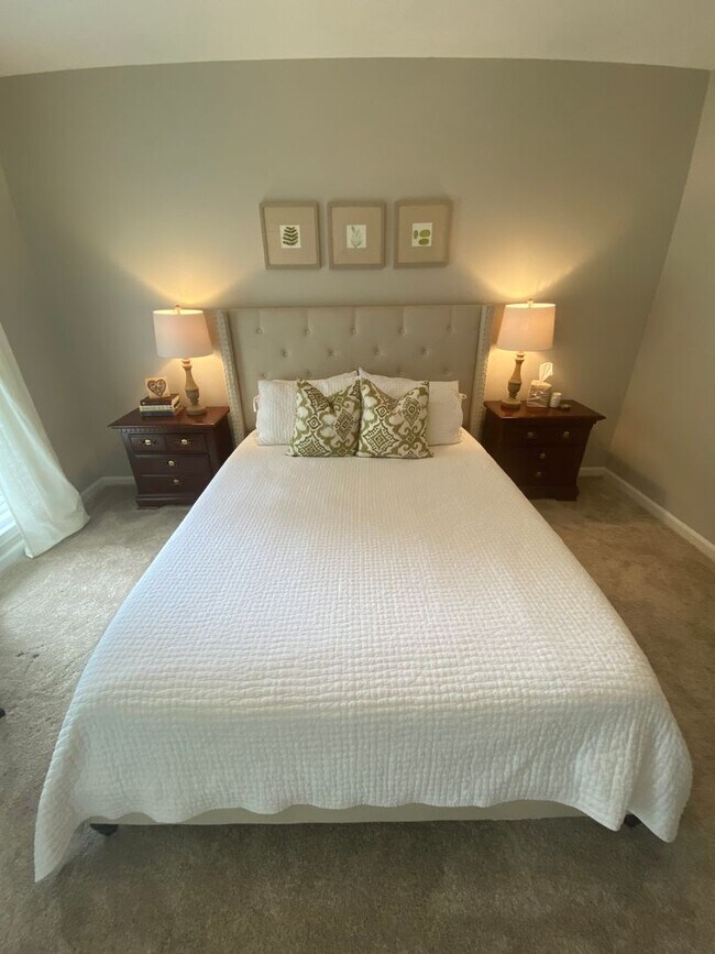 Building Photo - Charming 3-Bedroom Home in Prime Auburn Lo...