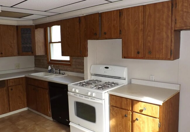 Building Photo - 32 Ransom St