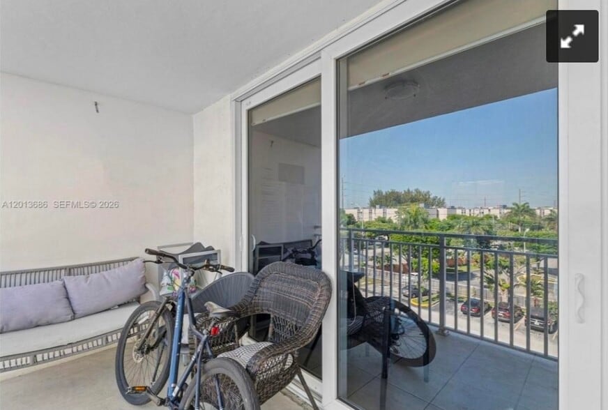 Building Photo - 6950 Miami Gardens Dr