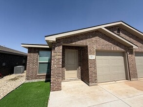 Building Photo - 2010 Bryan Ave