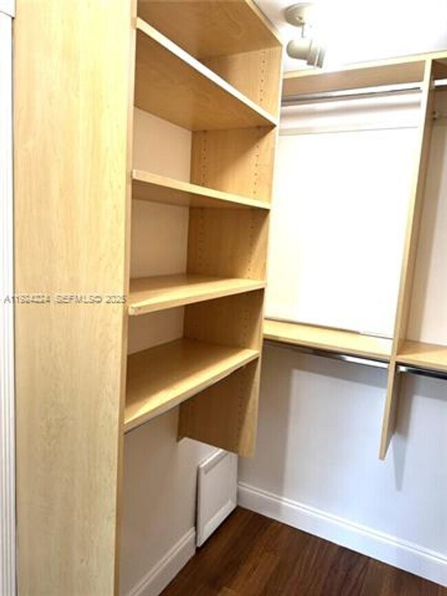 Building Photo - 1824 Brickell Ave