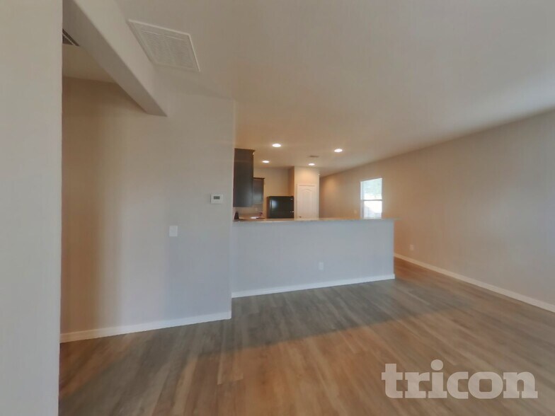 Building Photo - 19401 N Nocera Rd