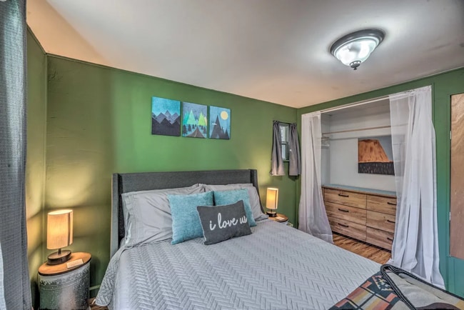 Building Photo - 110 Pippin St