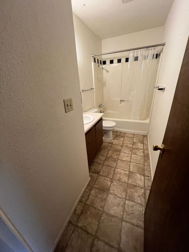 Building Photo - NEW FLOORING, NEW PAINT! Christmas Tree Es...