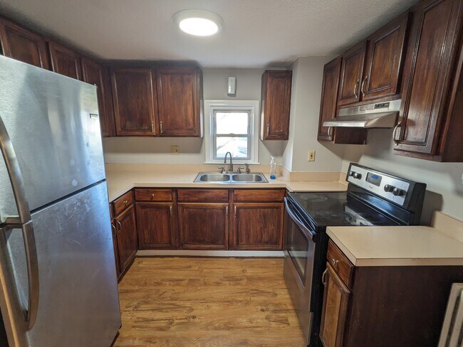 Building Photo - 386 Platt Ave