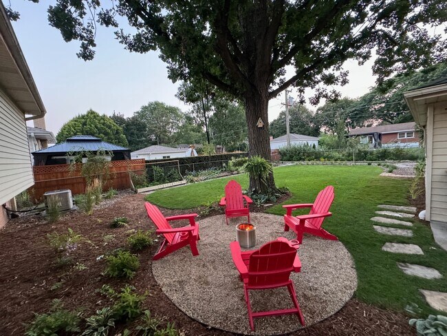 Building Photo - 116 N Waterman Ave