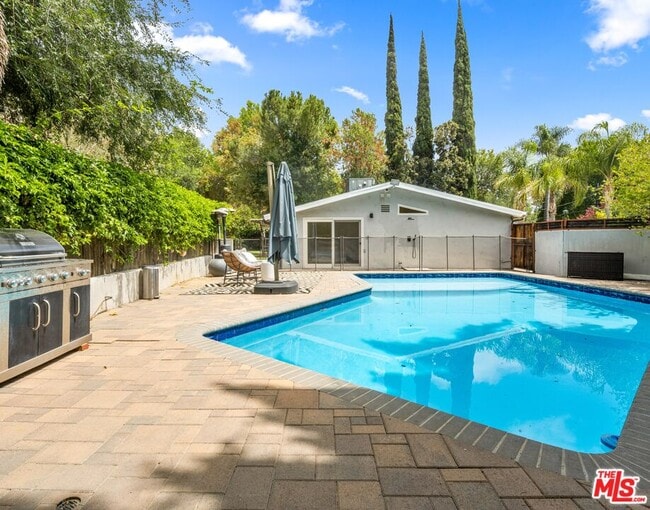 Building Photo - 20159 Hatteras St