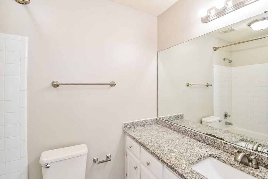Building Photo - 7730 Shadow Fork Ln