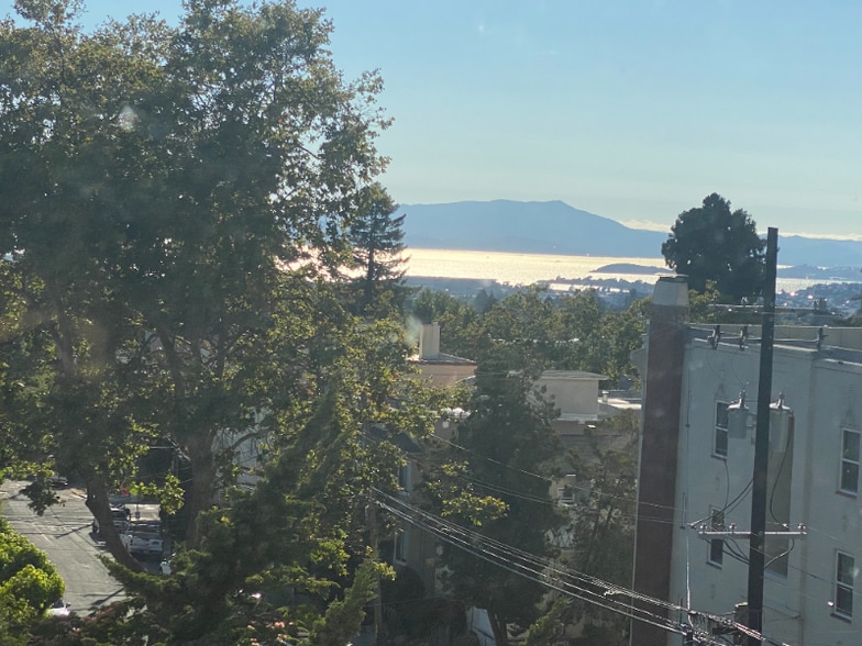 Primary Photo - 1700 Le Roy Ave