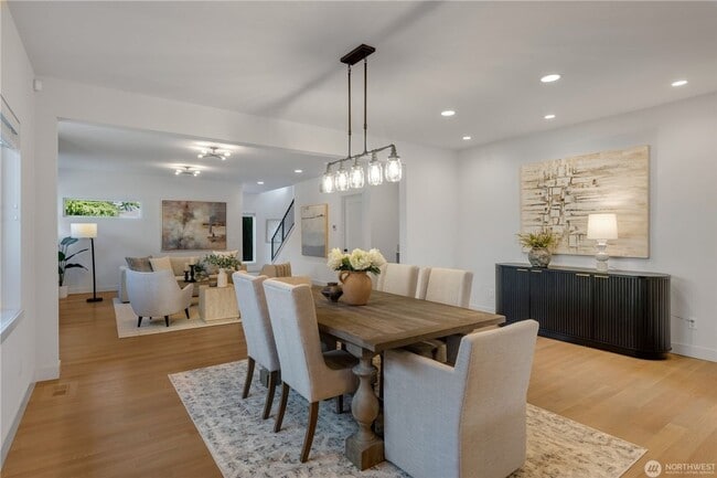 Building Photo - Modern Farmhouse Luxury in Coveted Matthews Beach Available NOW!