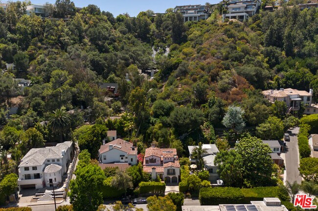 Building Photo - 1407 N Beverly Dr