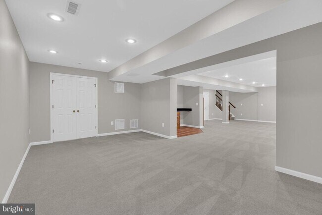Building Photo - 46855 Willowood Pl