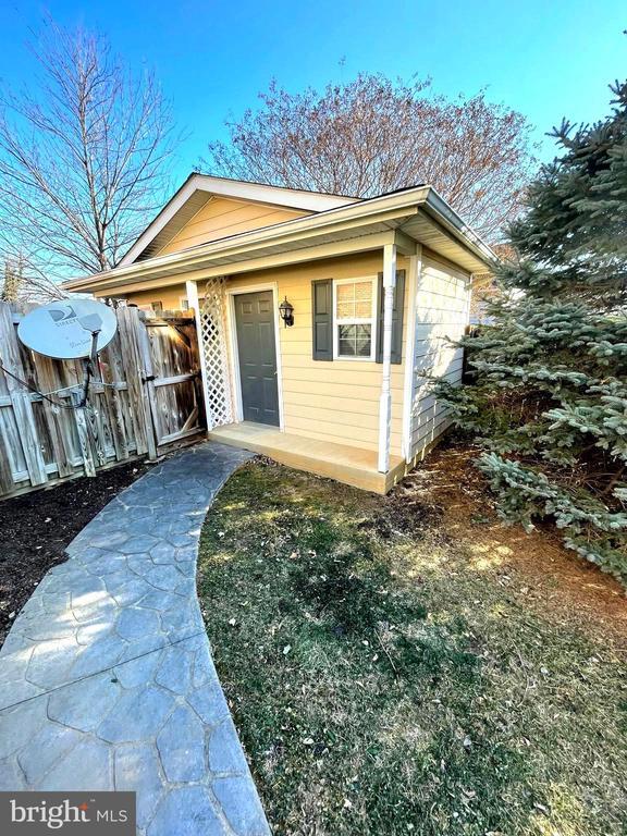 Building Photo - 2086 Cidermill Ln