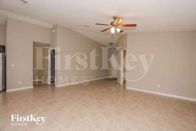 Building Photo - 1573 SW Bermel Ave