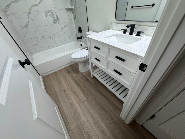 Building Photo - 2118 N Glenn Ave