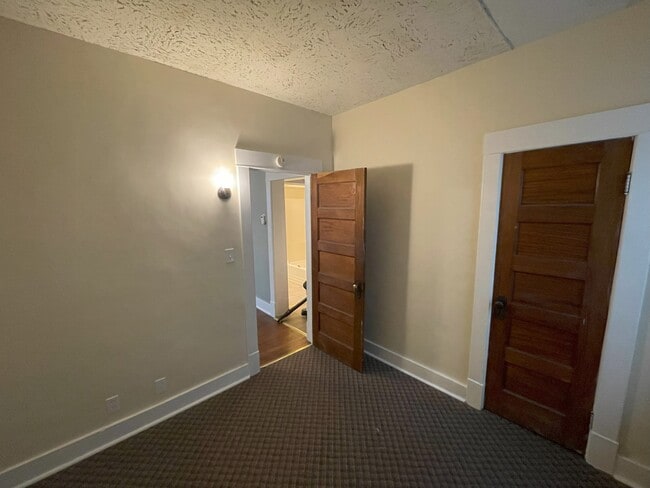 Building Photo - 10 Magnolia Terrace