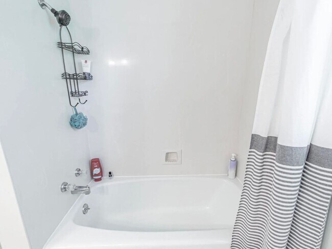 Building Photo - 379 Red Fox Rd