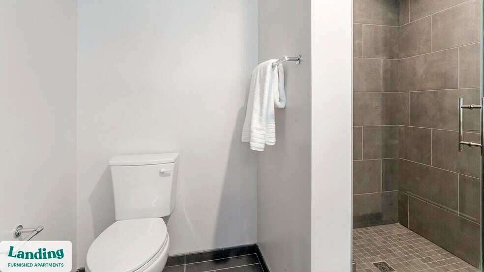 Building Photo - 350 Maple Dr SW