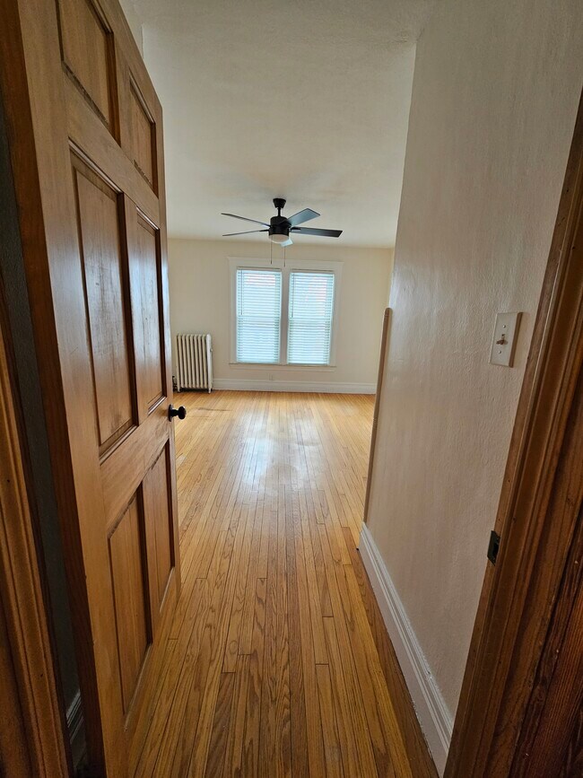 Building Photo - 3154 Van Alstyne St