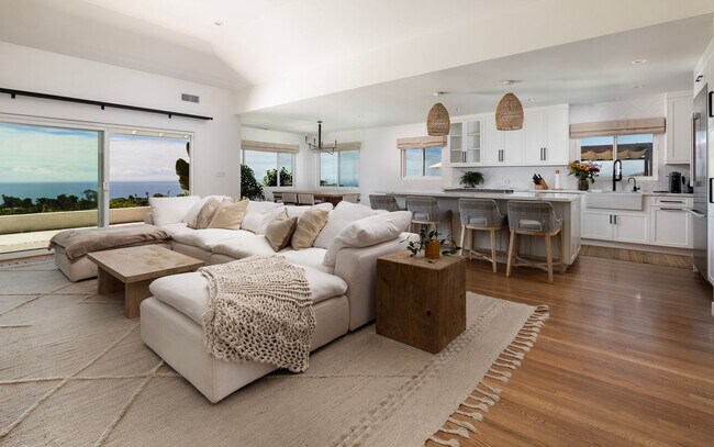 Building Photo - Stunning Santa Barbara Oasis!