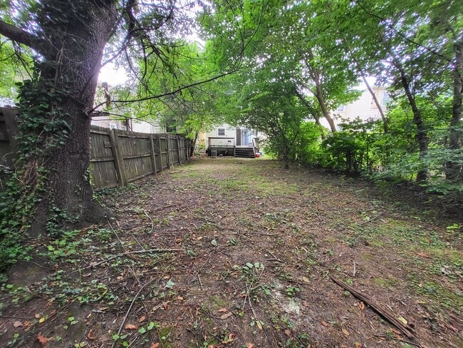 Building Photo - Home Sweet Home! Awesome 3 Bedroom/2 Bath Near VCU Is Just Waiting For You To Tour!