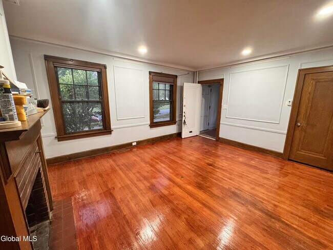Building Photo - 405 Manning Blvd