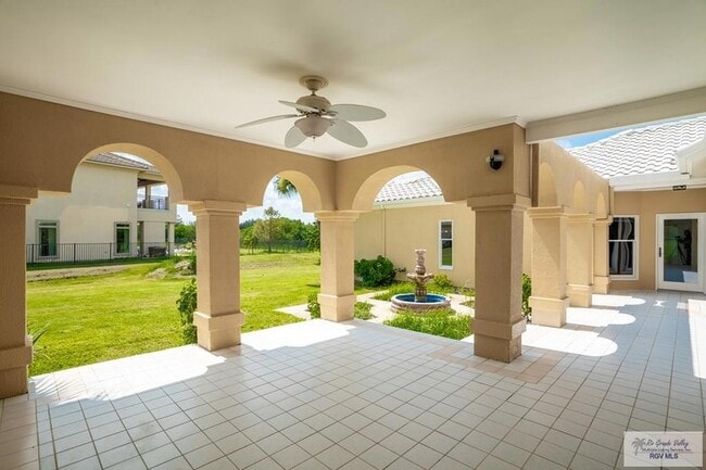 Building Photo - 709 Avenida Morelos